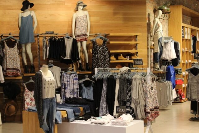 How to Choose the Best Clothing Suppliers